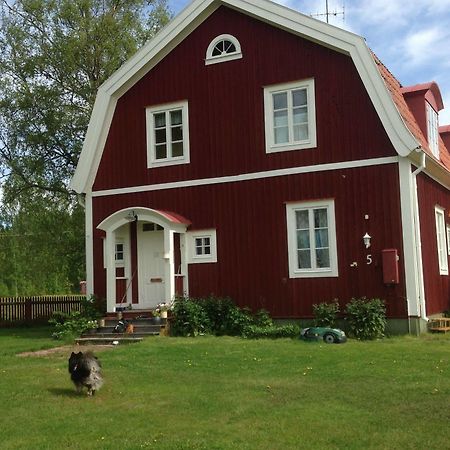 Mora Vandrarhem Och Gaesthem Vinäs Exterior foto