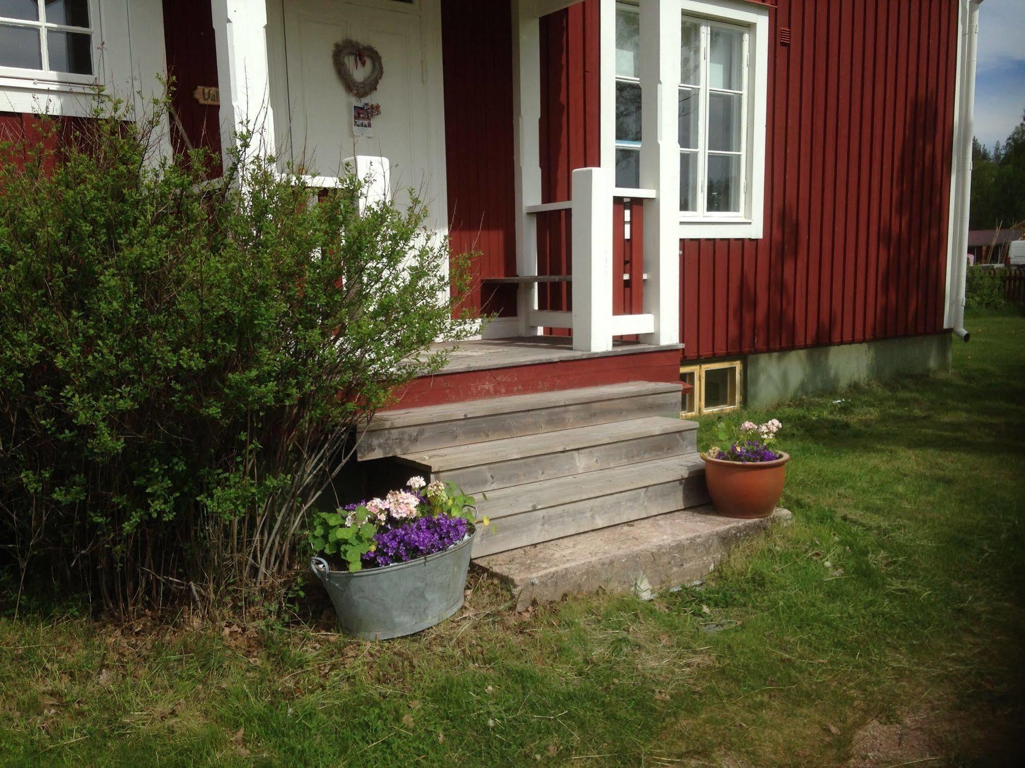 Mora Vandrarhem Och Gaesthem Vinäs Exterior foto